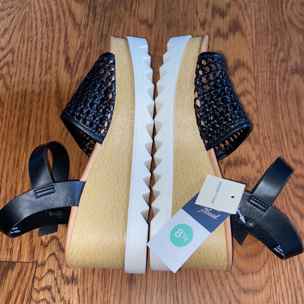 UNIVERSAL THREAD MEMORY FOAM PLATFORM SUMMER WEDG… - image 3